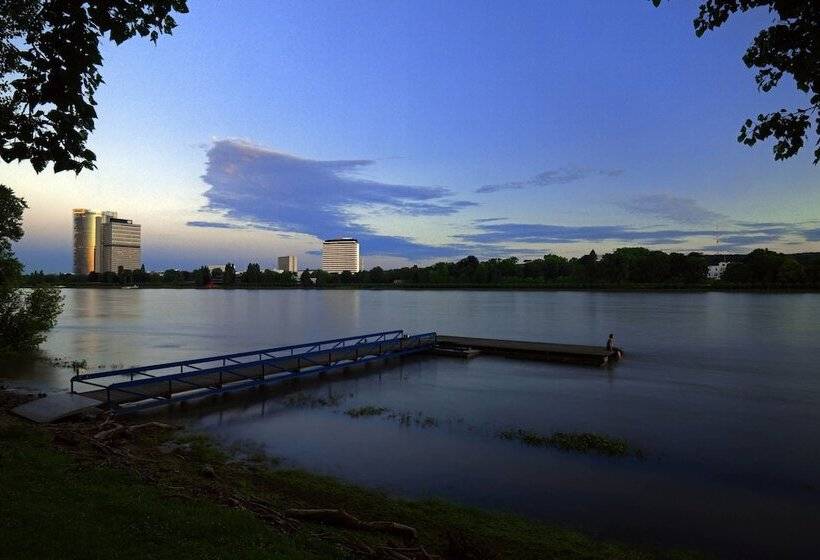 ホテル Bonn Marriott