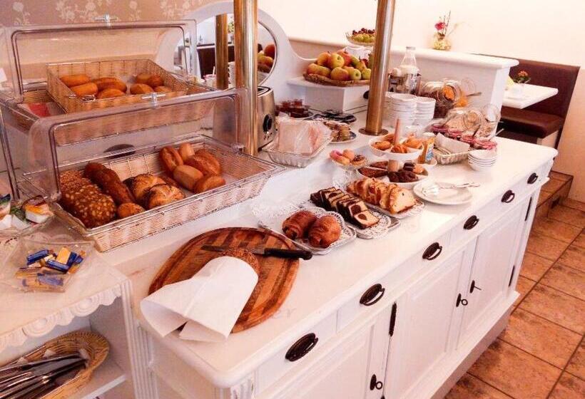 בית מלון כפרי Café Schlack