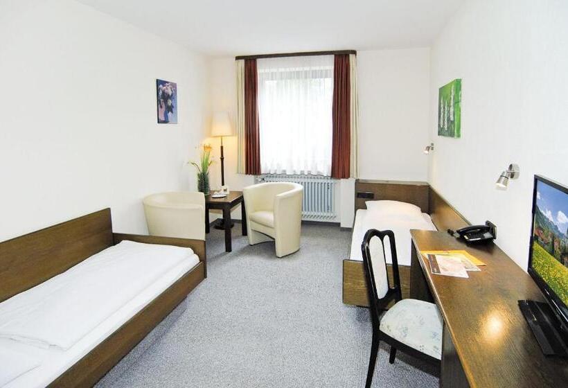 בית מלון כפרי Café Schlack