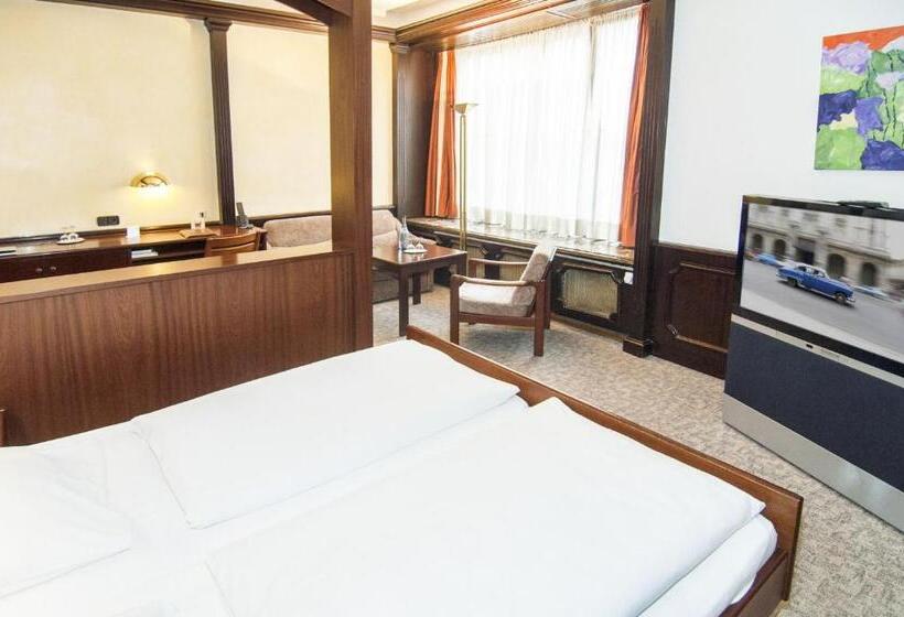 בית מלון כפרי Café Schlack