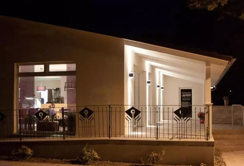 Hotelli Cafe Hehrlich   Cafe, Pension & Mehr