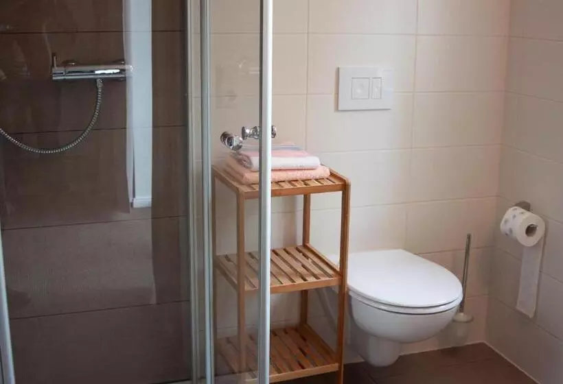 Hotelli Cafe Hehrlich   Cafe, Pension & Mehr