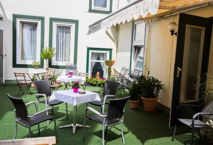 Hotelli Gästehaus Deutsches Haus