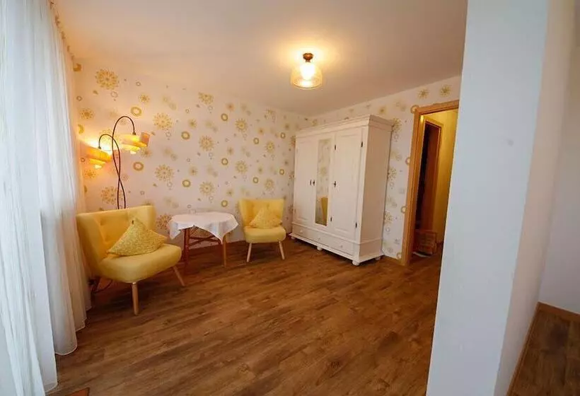 Hotelli Gästehaus Merk Merk Gbr