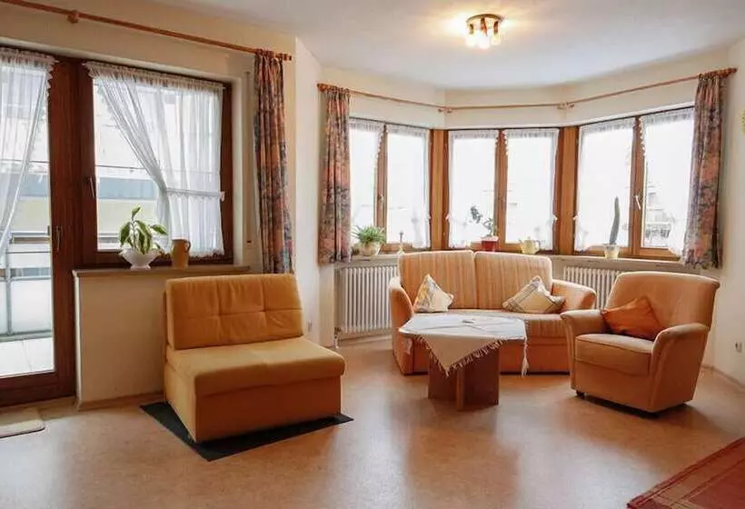 Hotelli Gästehaus Merk Merk Gbr