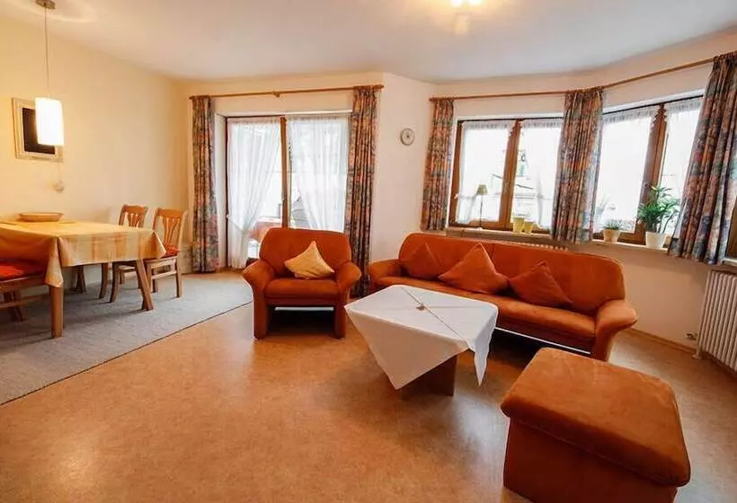 Hotelli Gästehaus Merk Merk Gbr