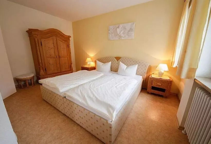 Hotelli Gästehaus Merk Merk Gbr