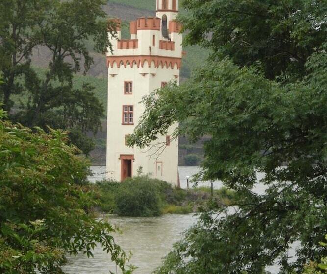 Отель Gasthof Schuster