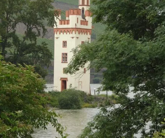 ホテル Gasthof Schuster