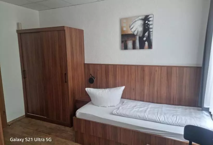1a Hotel Zimmer Frei