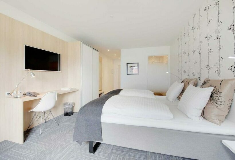 فندق Jernbanegade