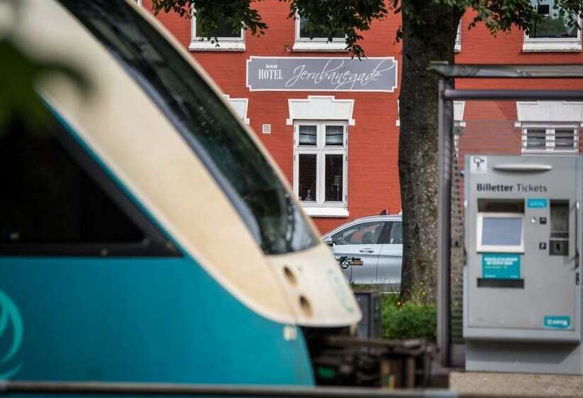 فندق Jernbanegade