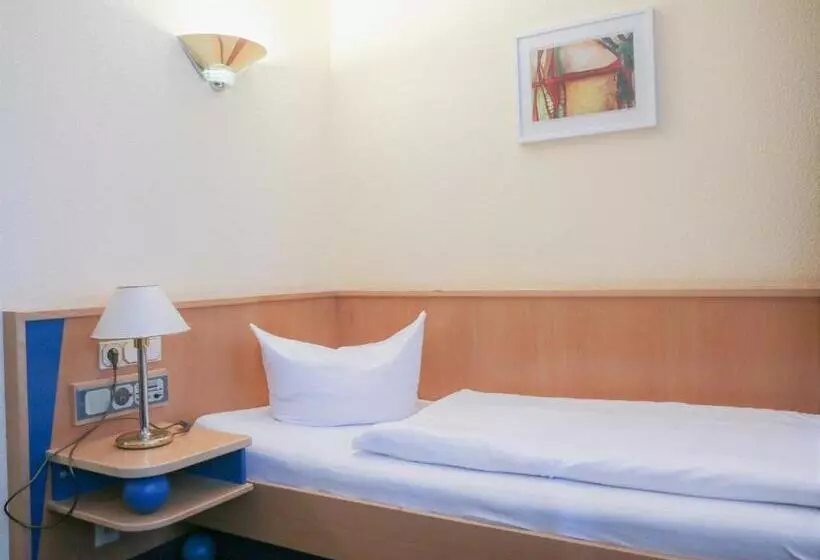 Hotelli Mühlhäuser Hof Und Stadtmauer