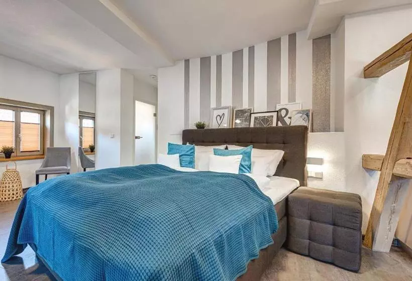 Hotelli Mühlhäuser Hof Und Stadtmauer