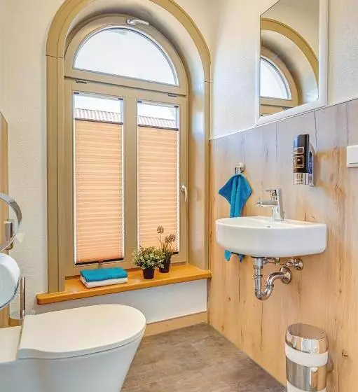 Hotelli Mühlhäuser Hof Und Stadtmauer