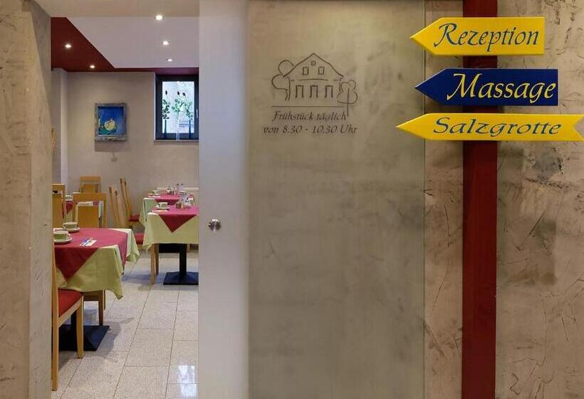 Отель Nella Park