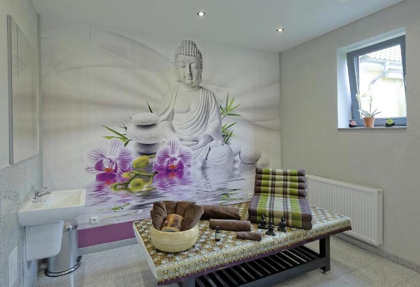 Отель Nella Park