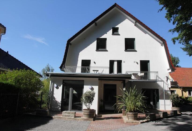 Отель Nella Park