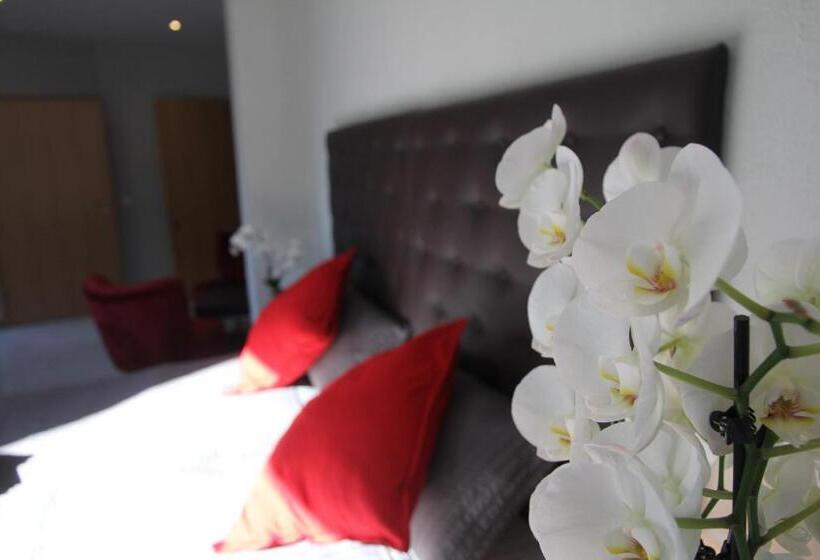 Отель Nella Park