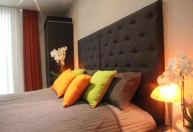 Отель Nella Park