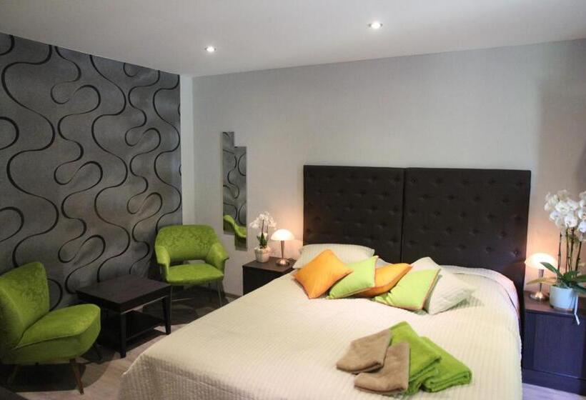 Отель Nella Park