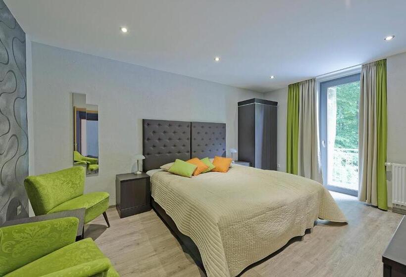 Отель Nella Park