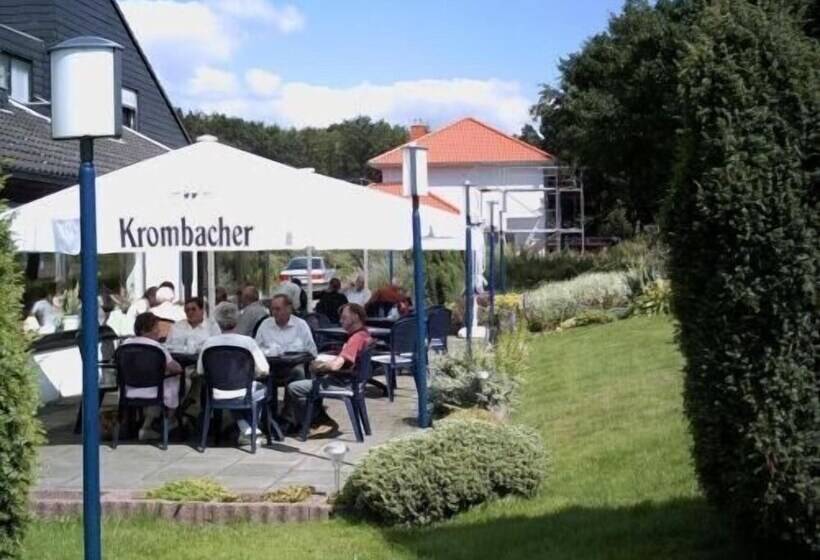 호텔 Pension Strohm Im Lieth Café