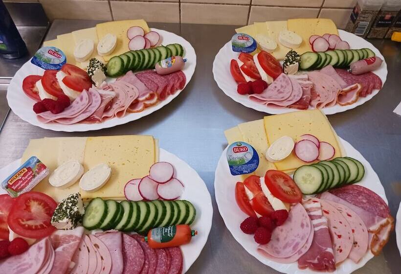 호텔 Pension Strohm Im Lieth Café