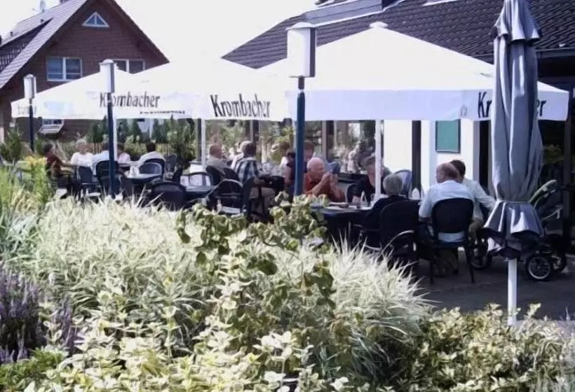 Hotelli Pension Strohm Im Lieth Café