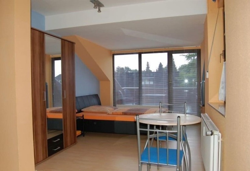 호텔 Pension Strohm Im Lieth Café