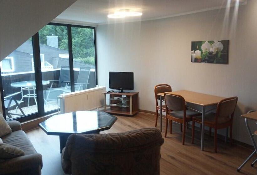 호텔 Pension Strohm Im Lieth Café