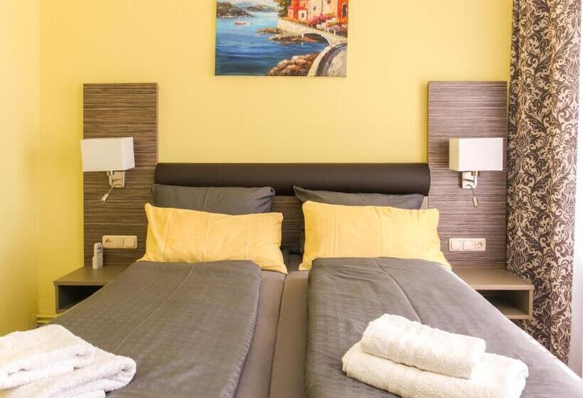 فندق Restaurant & Pension Eshramo