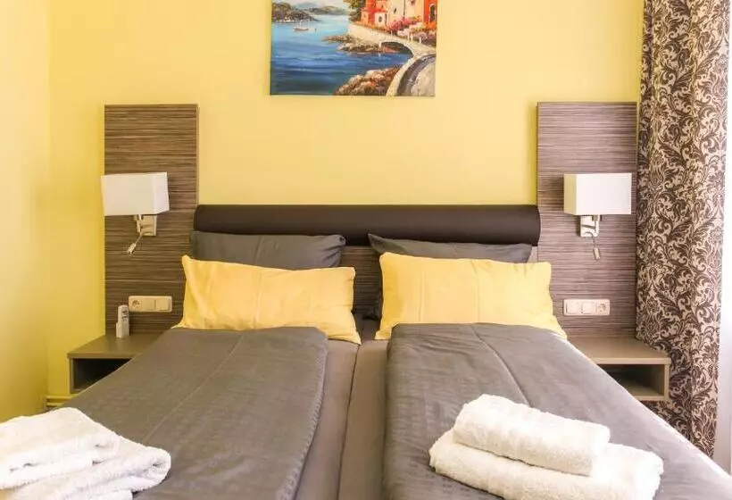 هتل Restaurant & Pension Eshramo