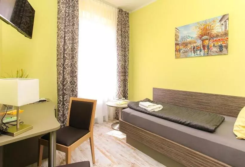 هتل Restaurant & Pension Eshramo