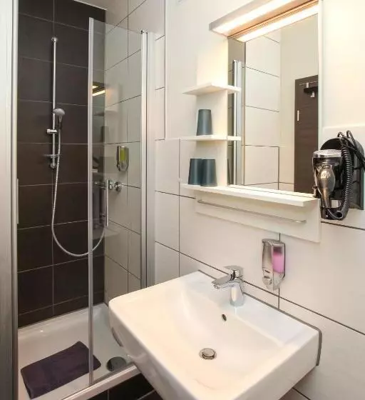 هتل Restaurant & Pension Eshramo