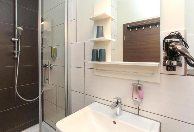 فندق Restaurant & Pension Eshramo