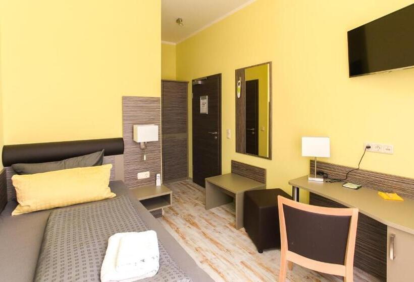 فندق Restaurant & Pension Eshramo