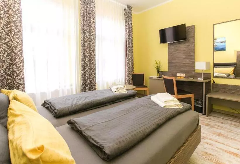 هتل Restaurant & Pension Eshramo