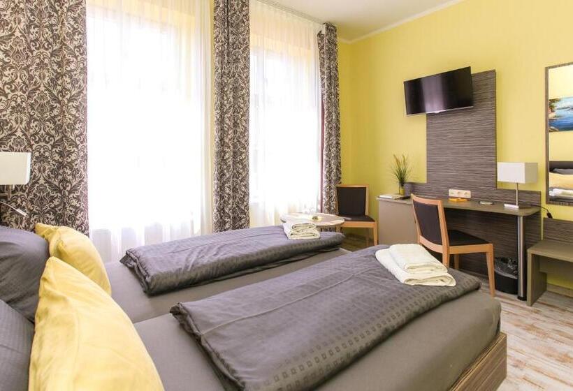 فندق Restaurant & Pension Eshramo