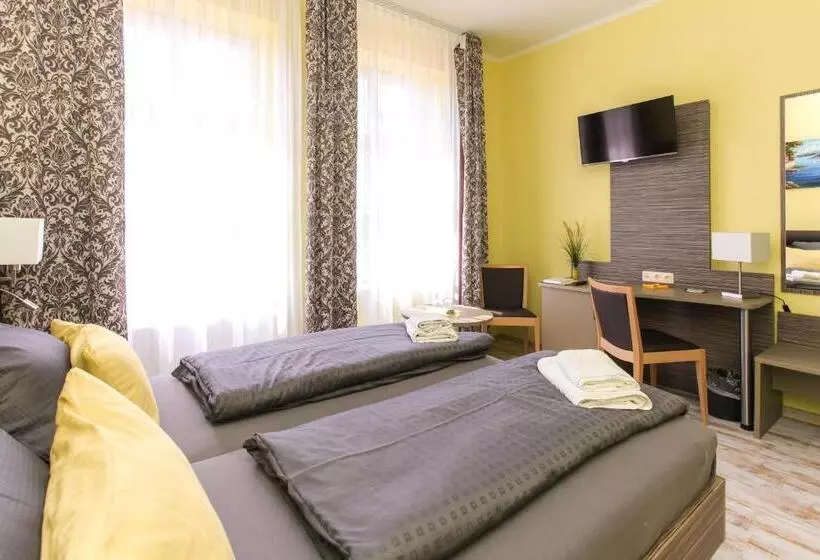 هتل Restaurant & Pension Eshramo