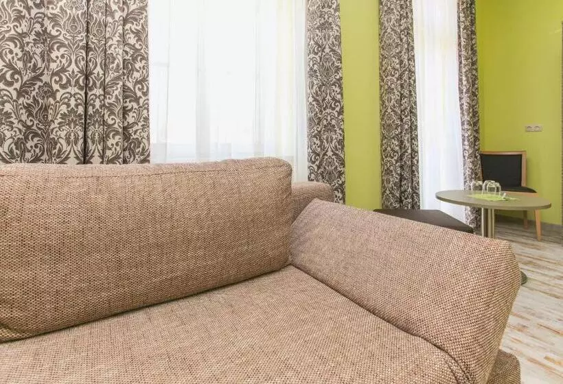 هتل Restaurant & Pension Eshramo