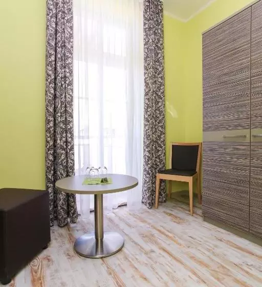 هتل Restaurant & Pension Eshramo