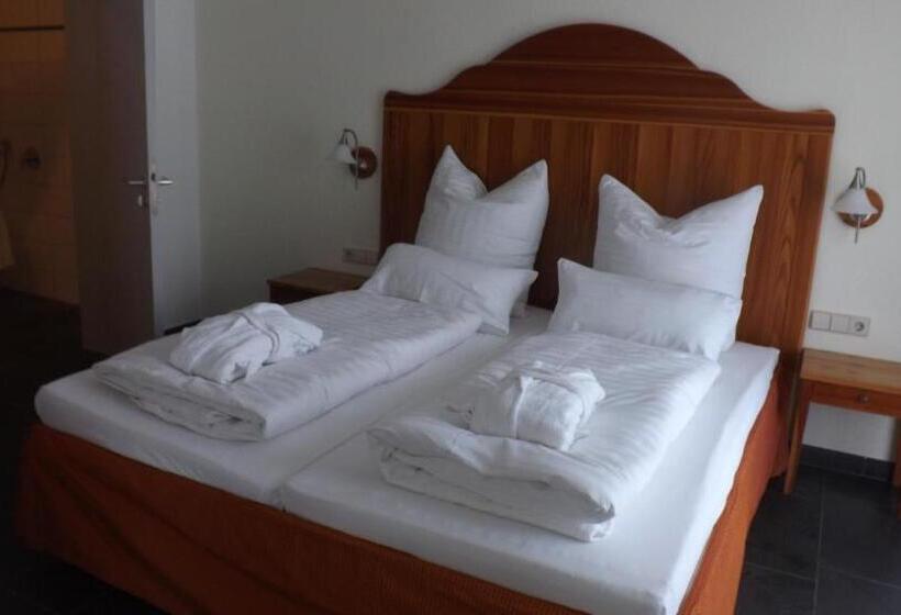 Отель Schwarzwald Lodge Rothaus