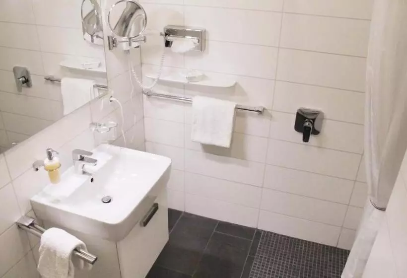 Hotelli Schwarzwald Lodge Rothaus