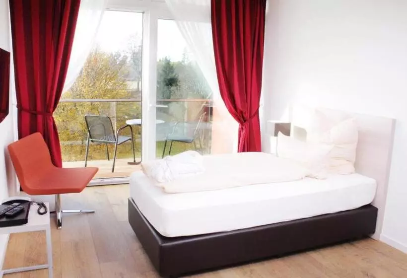 Hotelli Schwarzwald Lodge Rothaus