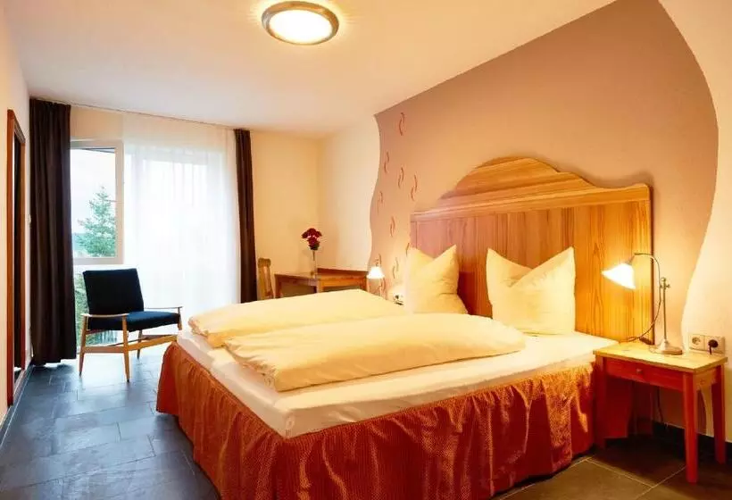 Hotelli Schwarzwald Lodge Rothaus