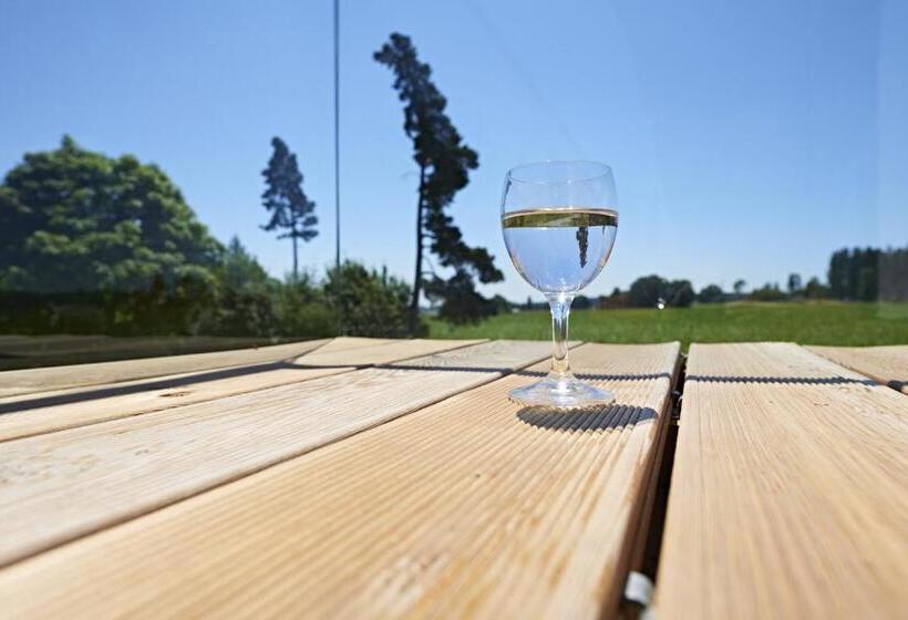 Отель Schwarzwald Lodge Rothaus