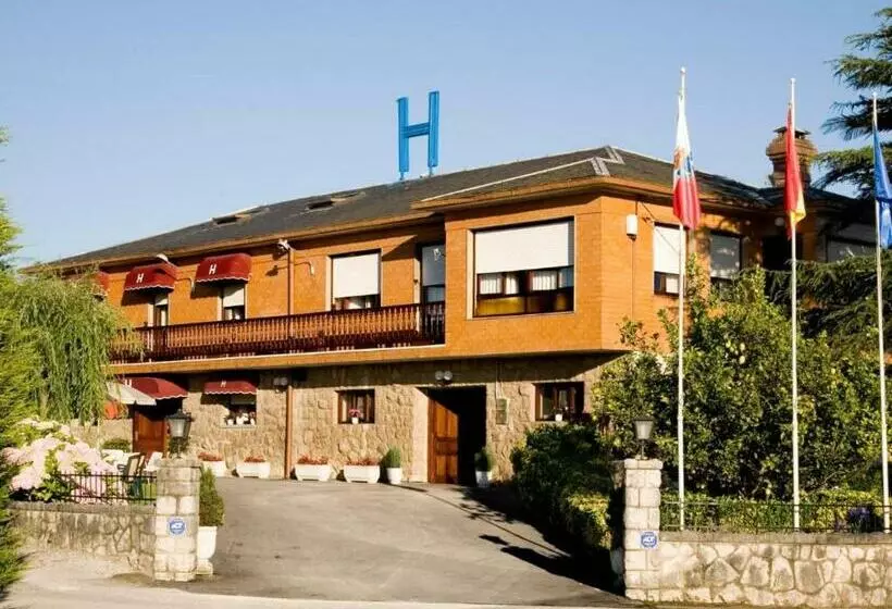 هاستل Hostería Los Sauces