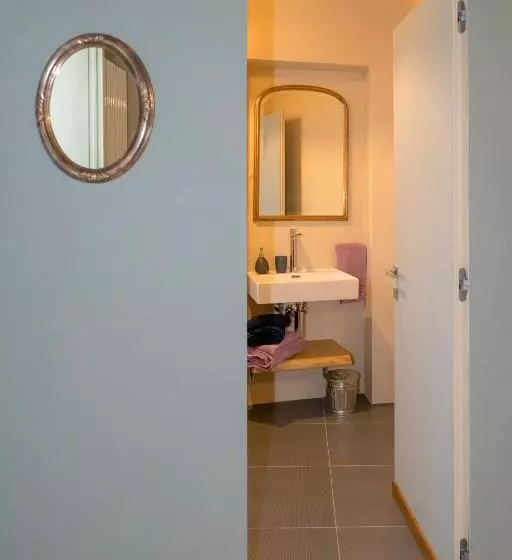 ベッドアンドブレックファースト Madamin