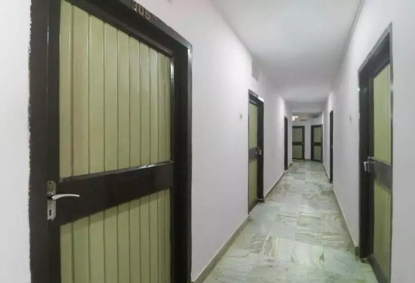 Flagship Hotel Maitry